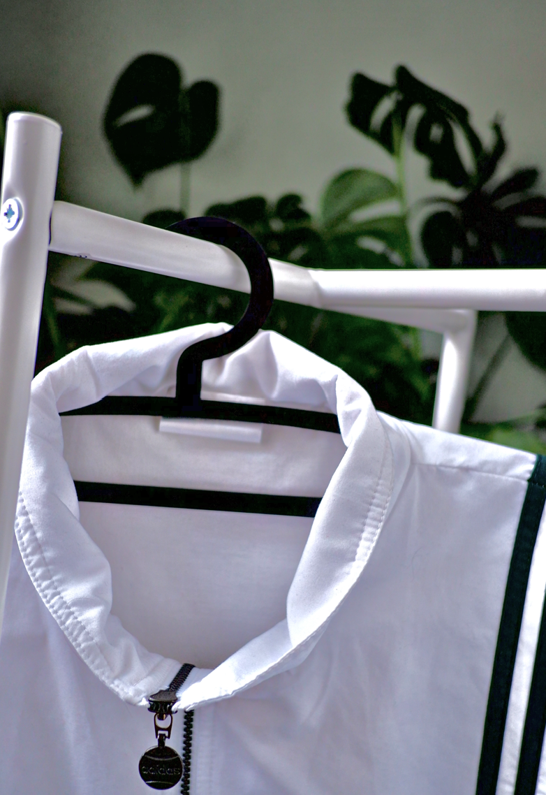 Minimalist Metal Coat Hanger - Durable, Sustainable, and Stylish Closet Organization Solution Active
